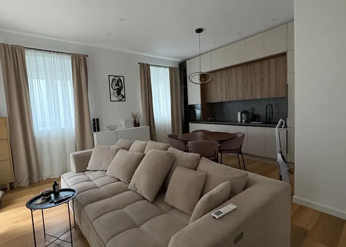 Nude Oasis * מאקרסקה