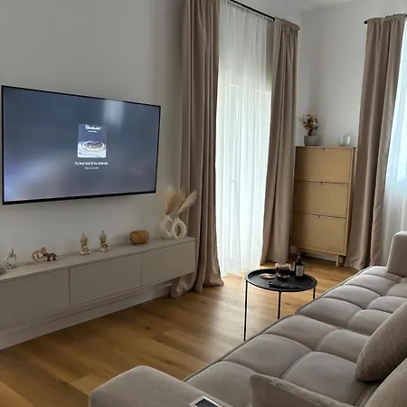 Apartment Nude Oasis